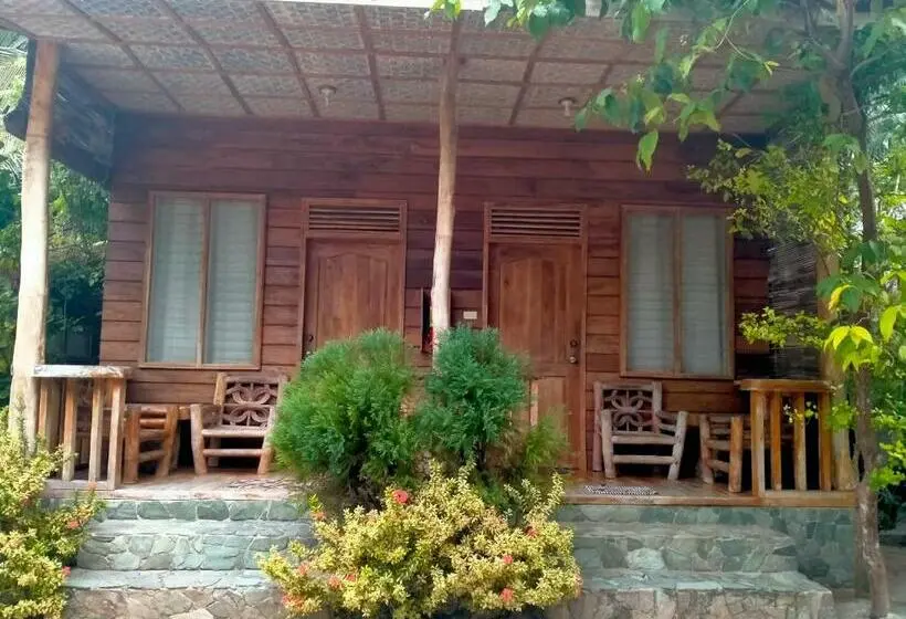 اتاق استاندارد با سرویس بهداشتی مشترک, Jjs Backpackers Village
