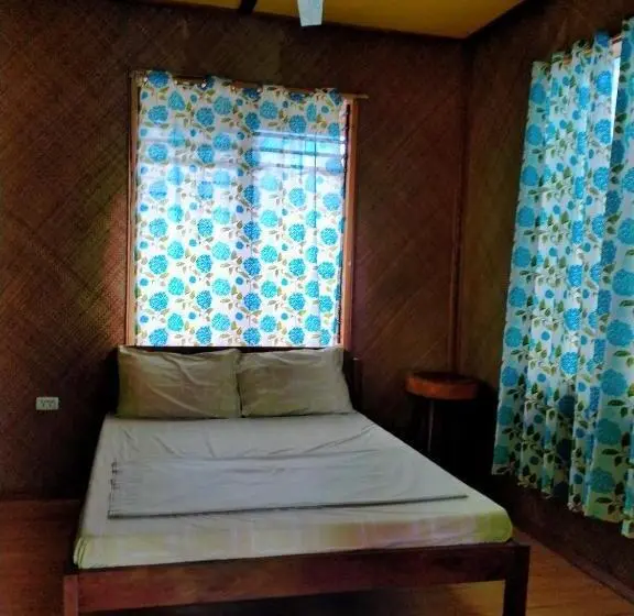 اتاق استاندارد با سرویس بهداشتی مشترک, Jjs Backpackers Village