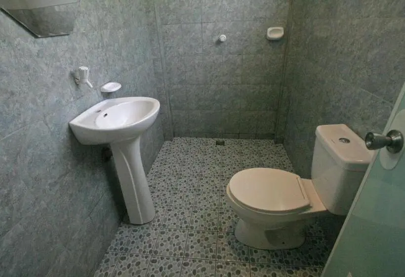 اتاق استاندارد سه تخته با بالکن, Jjs Backpackers Village
