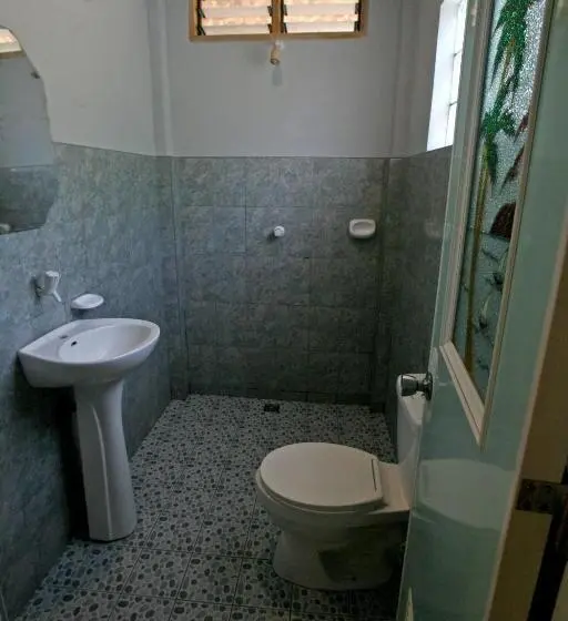 اتاق استاندارد سه تخته با بالکن, Jjs Backpackers Village