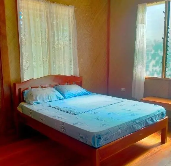 کابین, Jjs Backpackers Village