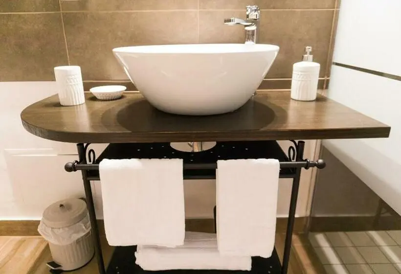 اتاق لوکس, Donato Rooms