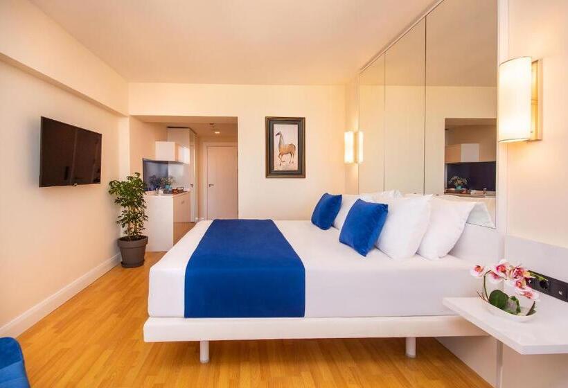 اتاق سوپریور با چشم‌انداز دریا, Orbi City Hotel Official