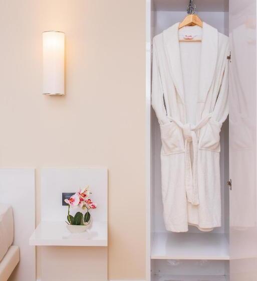 سوییت لوکس, Orbi City Hotel Official