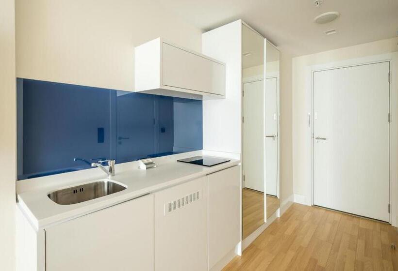 سوییت لوکس, Orbi City Hotel Official