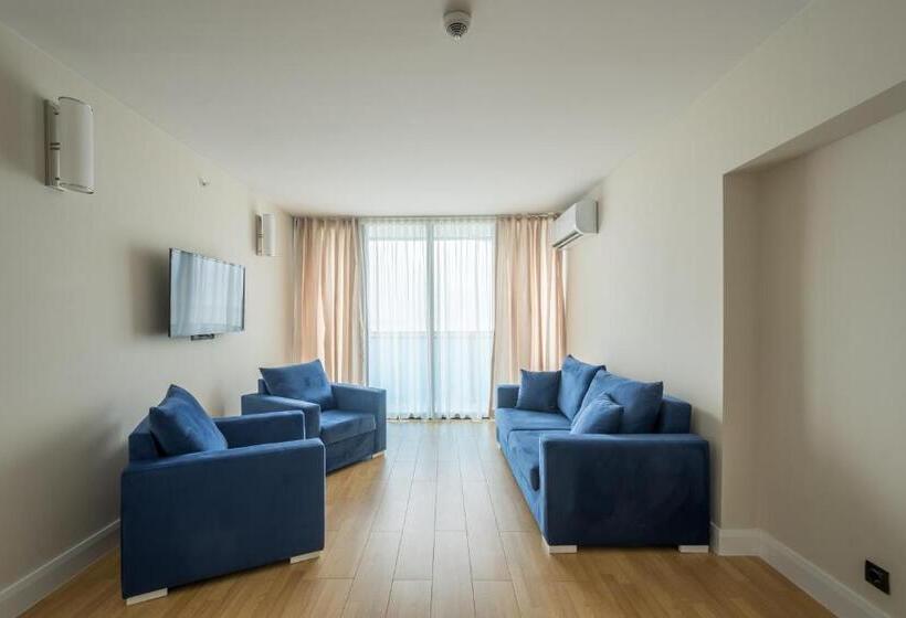 سوییت جونیور, Orbi City Hotel Official