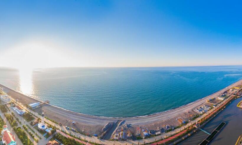 سوییت جونیور با چشم‌انداز دریا, Orbi City Hotel Official