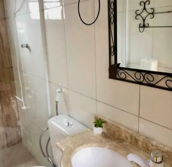 اتاق استاندارد سه نفره, Pousada Vovô Juca Tiradentes