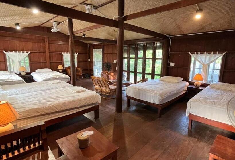 Кровать в Общей Комнате, Brown House Chiangdao