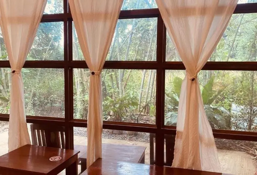 ویلای استاندارد با چشم‌انداز باغ, Brown House Chiangdao