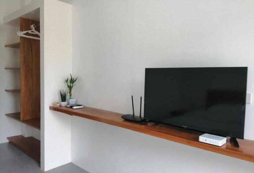 اتاق استاندارد با تخت بزرگ, Christelle Inn