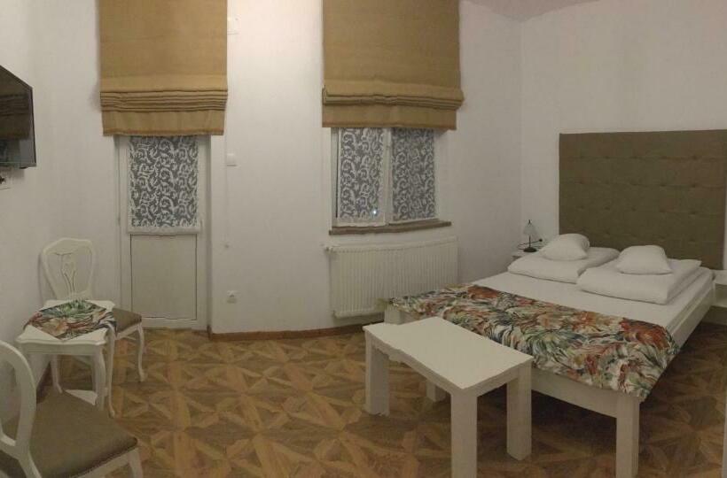 اتاق استاندارد با بالکن, Casa Karola Ház