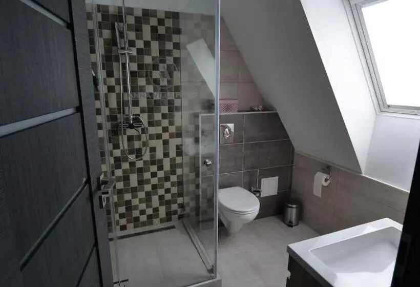 バルコニー付スタンダード４ベッドルーム, Anna Villa Füred Boutique Rooms