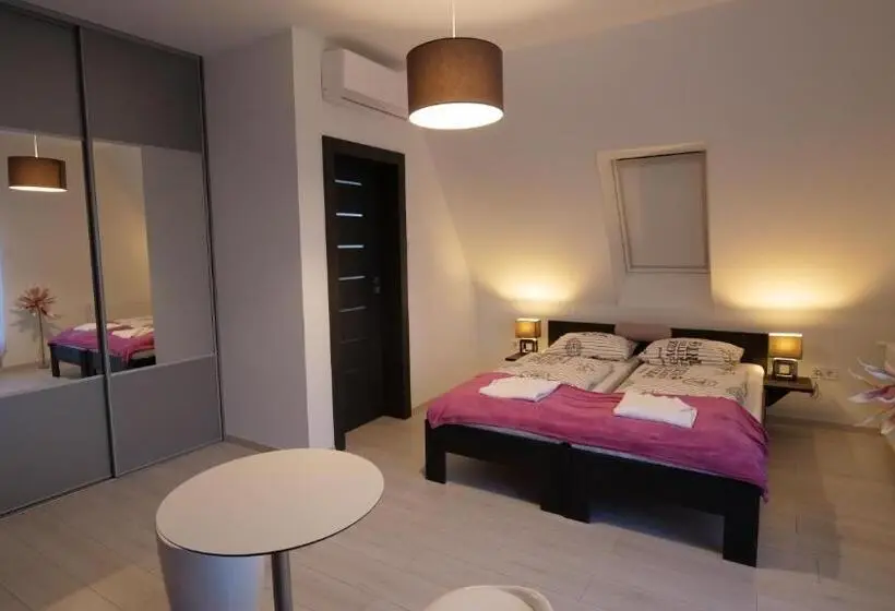 バルコニー付スタンダード４ベッドルーム, Anna Villa Füred Boutique Rooms