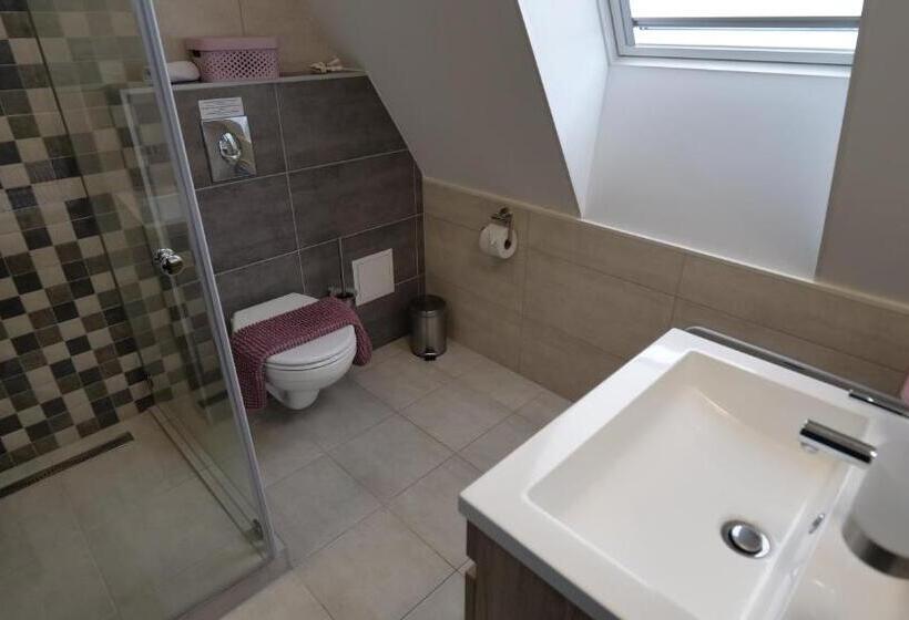 غرفة قياسية رباعية مزودة بشُرفة, Anna Villa Füred Boutique Rooms