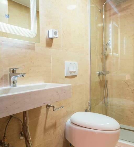 חדר דלוקס לשלושה עם נו לים, Arxontiko