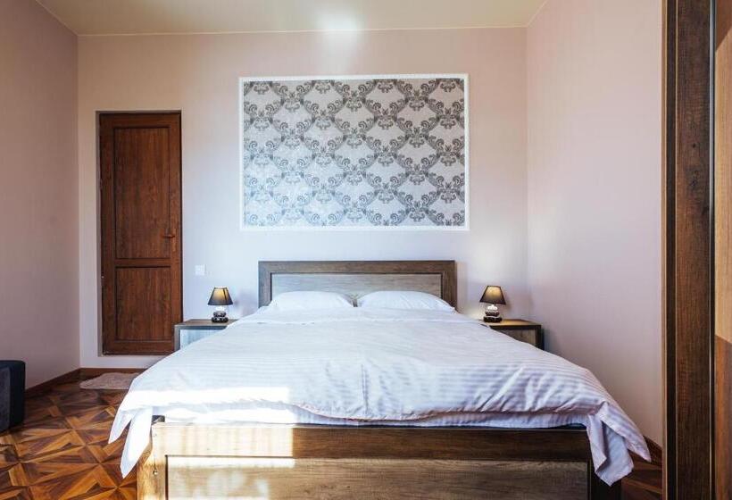 اتاق لوکس, Memory House