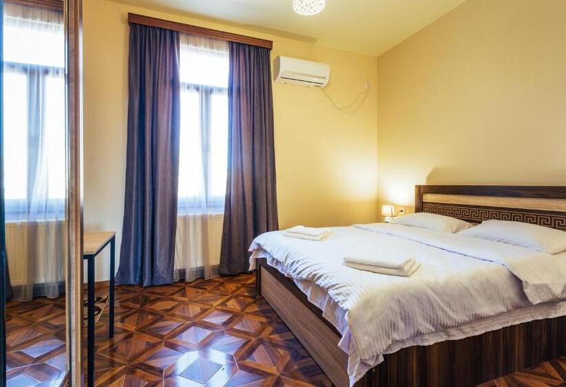 اتاق لوکس, Memory House