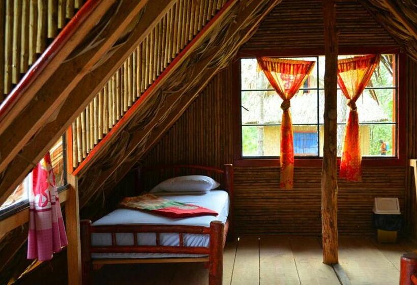 تختخواب در اتاق مشترک, Vista Verde Lodge