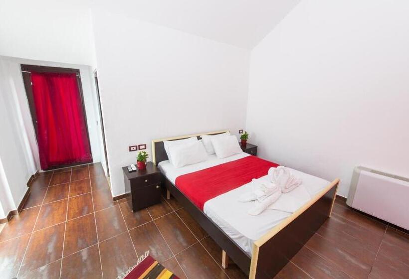 سوییت دوبلکس, Hildon Villas