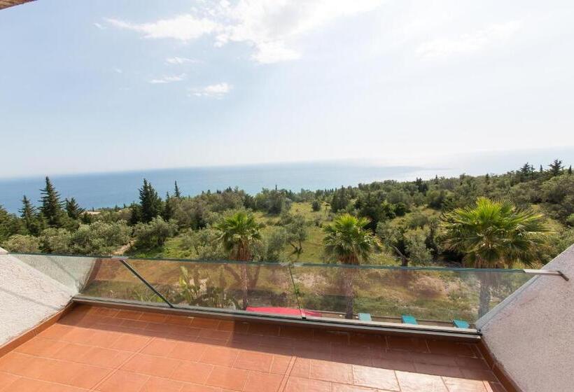 سوییت دوبلکس, Hildon Villas