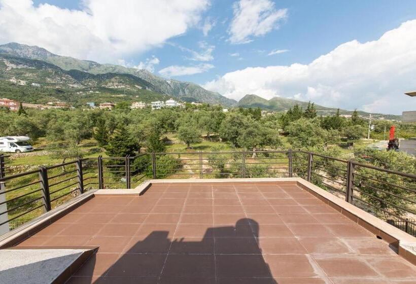 سوییت دوبلکس, Hildon Villas