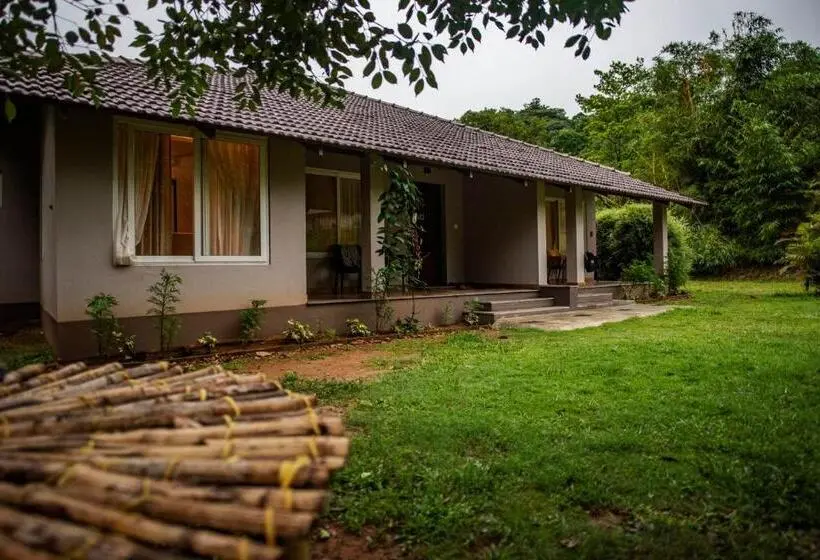 Cabane, Abad Brookside Wayanad