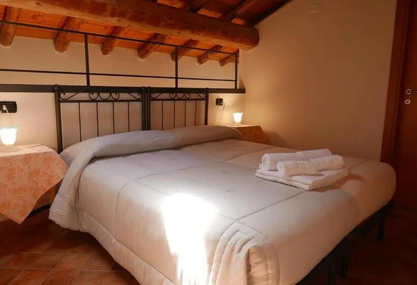 اتاق دوبلکس, Agriturismo La Staffa