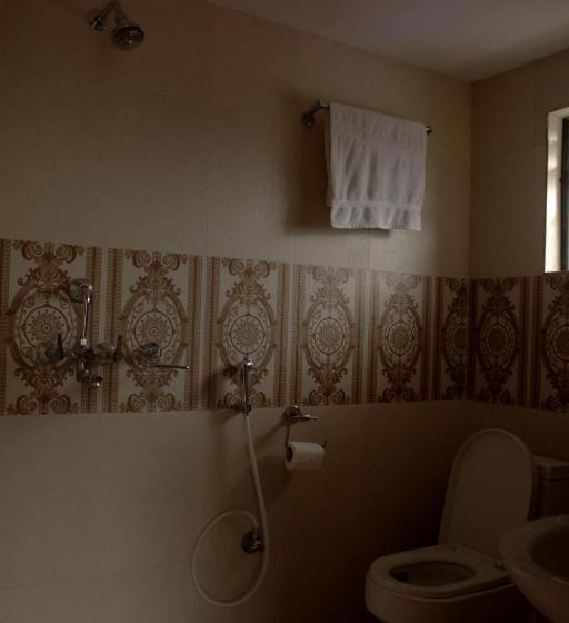 اتاق خانوادگی, Himalayan Vacation