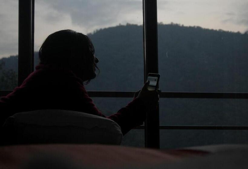 اتاق سوپریور با تخت بزرگ, Himalayan Vacation