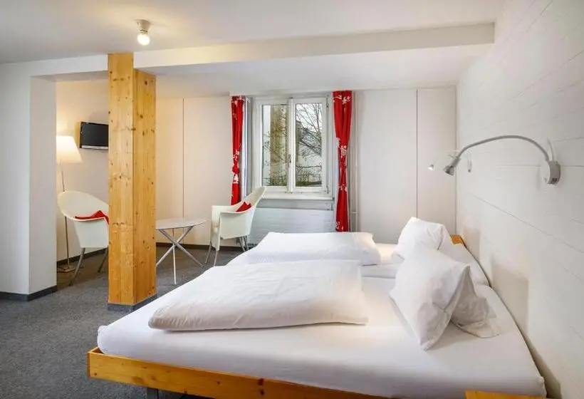 バルコニー付きスタンダードトリプルルーム, Hirschen Guesthouse Village
