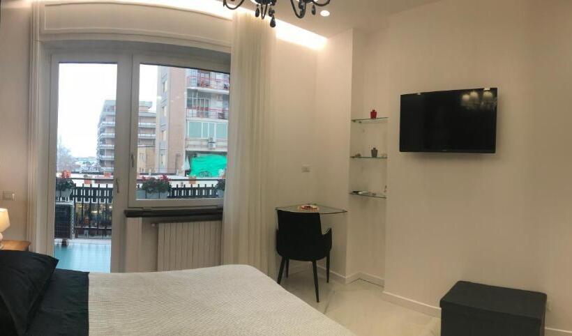 اتاق لوکس با چشمانداز دریا, Luxury B&b Charlemagne