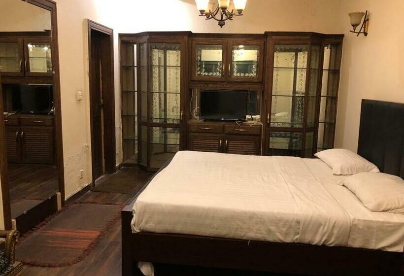 اتاق اکونومی, Reina Boutique Hotel   G9