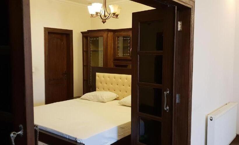 اتاق اکونومی, Reina Boutique Hotel   G9