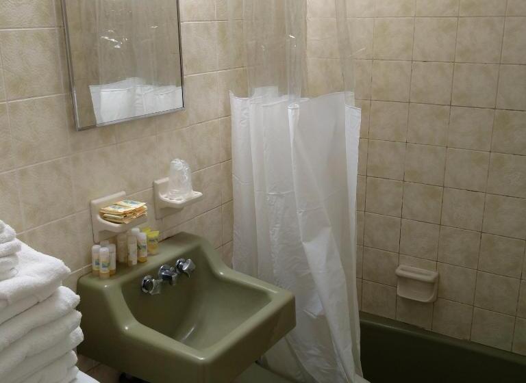 Апартаменты 3 Спальни, Tide Winds Motel