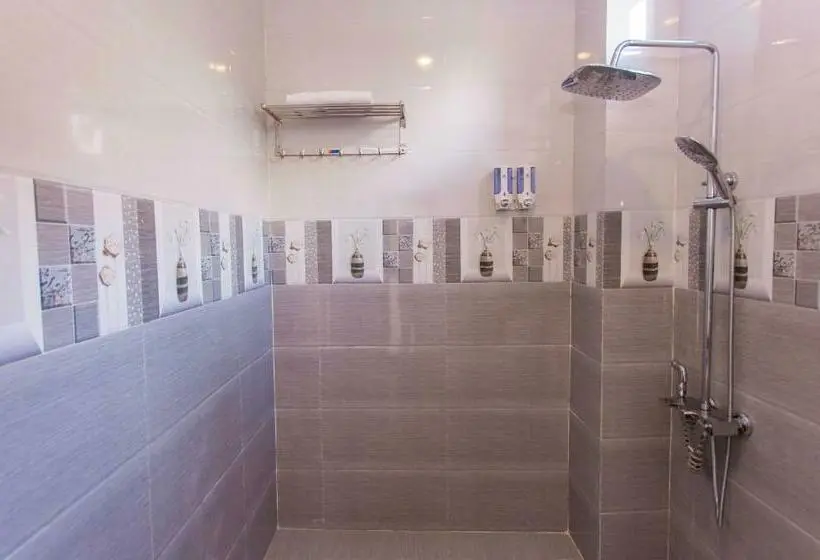 اتاق استاندارد با چشمانداز استخر, Hugo Homestay