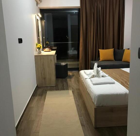 استودیوی استاندارد, Lajka Luxury