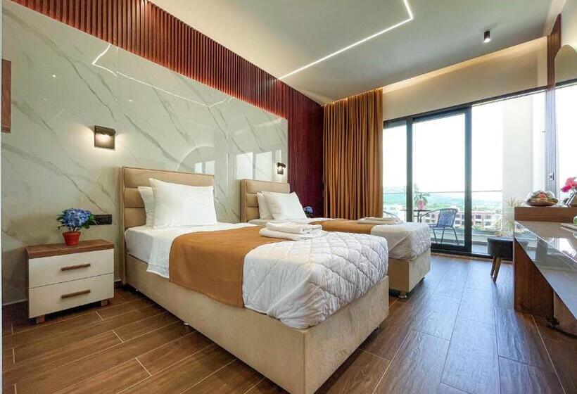 اتاق لوکس, Lajka Luxury