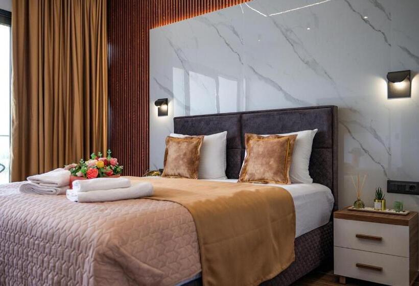 اتاق لوکس چهار تخته, Lajka Luxury