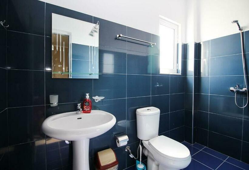 带阳台的三人标准间, Vila Kleon