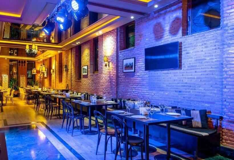 آپارتمان 1 خوابه با چشم‌انداز, Orbi Bakuriani Apartment 731