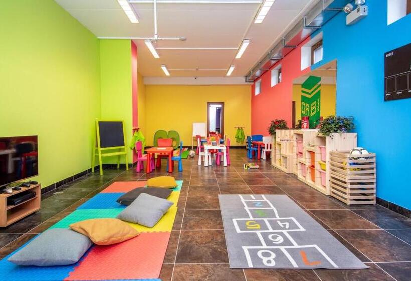 آپارتمان 1 خوابه با چشم‌انداز, Orbi Bakuriani Apartment 731