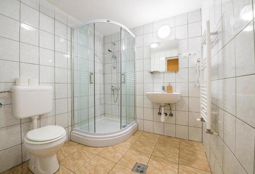 اتاق استاندارد, Chesscom Guesthouse