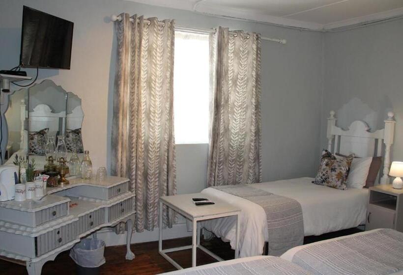 Standard room with outdoor bath, @karoo Guesthouse
