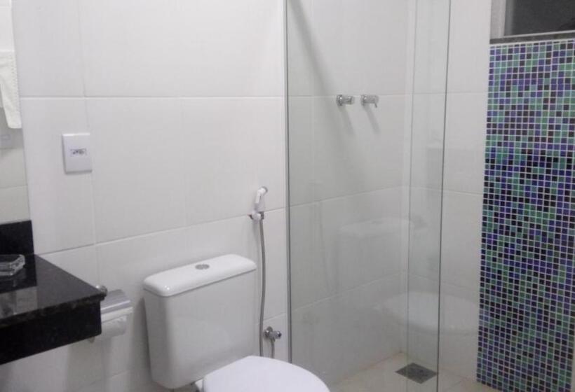 חדר סטנדרט לשלושה, Pousada Rainha Dos Lagos