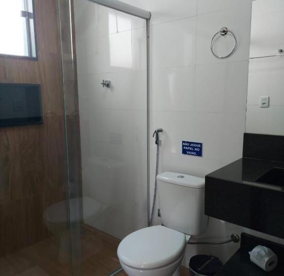 חדר סטנדרט לשלושה עם מרפסת, Pousada Rainha Dos Lagos