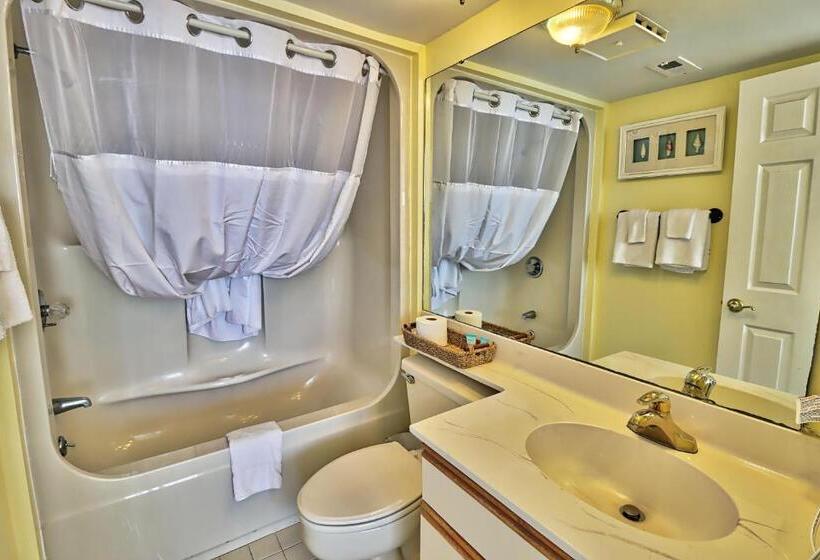 1 Bedroom Penthouse Apartment, Suites At The Beach