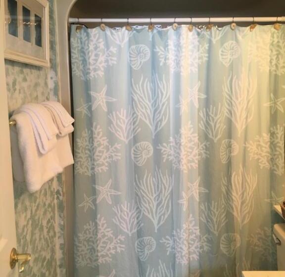 1 Bedroom Penthouse Apartment, Suites At The Beach