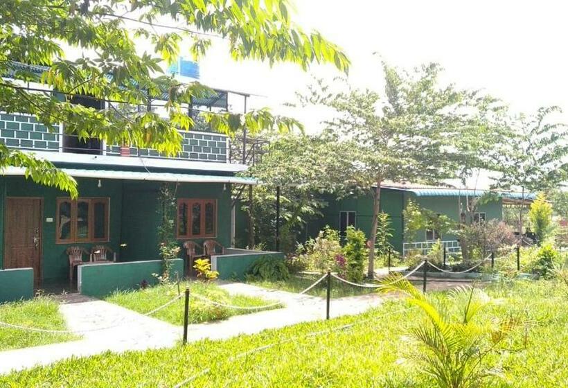 带阳台的豪华间, Green Hills Farm And Guest House