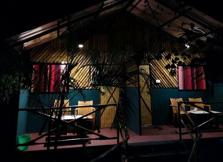 غرفة قياسية مزوَّدة بشُرفة, Green Hills Farm And Guest House